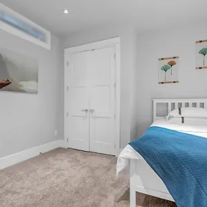 ** Gasthof West Cozy Retreat By Host Launch Kanada