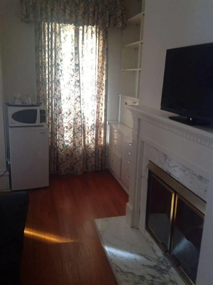 Keppner Guesthouse Toronto 2*,